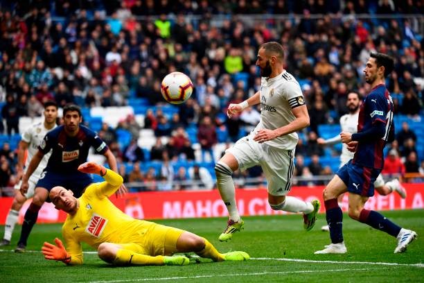Trình độ Barca B vẫn đủ biến Varane thành 'trò hề' - Bóng Đá