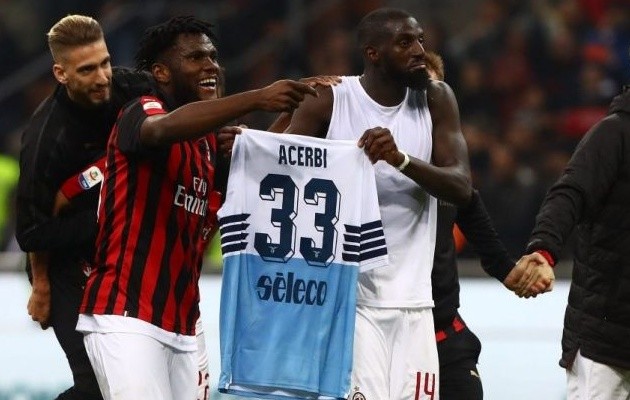 Trọng tài không nghe thấy lời lẽ CĐV Lazio phân biệt chủng tộc - Bóng Đá