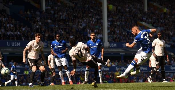 CĐV Man United làm điều khó tin với Solsa sau trận - Bóng Đá