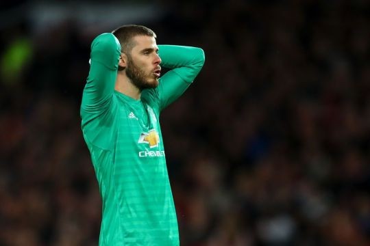 Gary Neville chọn Ederson là thủ môn hay nhất mùa - Bóng Đá