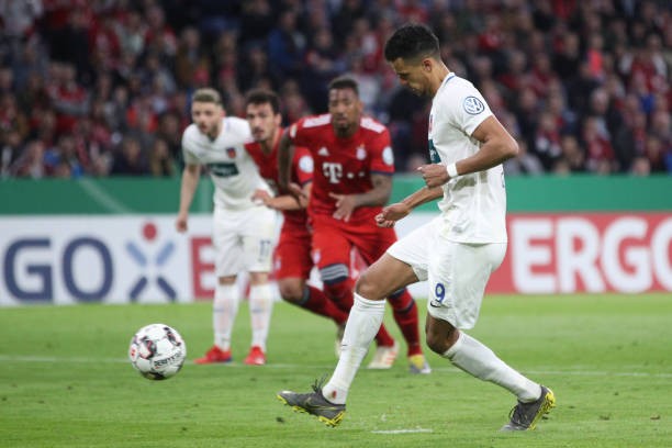 Rượt đuổi không tưởng, Bayern đi tiếp mặc cho đối thủ lập hattrick - Bóng Đá