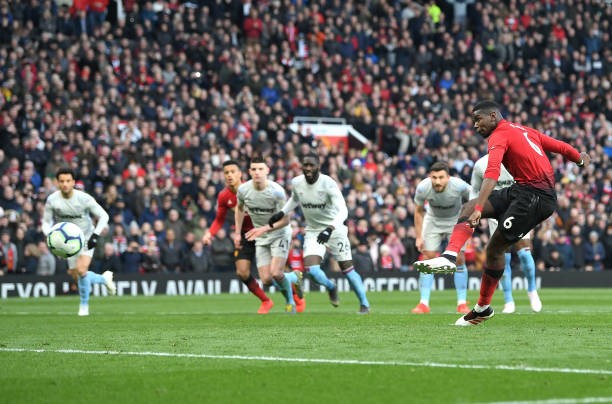 Declan Rice khiến Phil Jones đổ máu - Bóng Đá