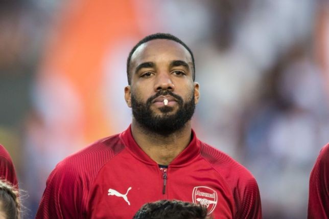 Được Barca hỏi mua, Lacazette gửi thông điệp giản đơn - Bóng Đá