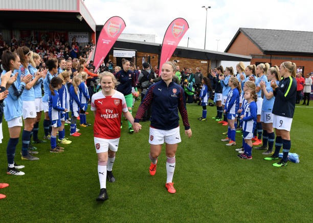 Nữ Arsenal vô địch - Bóng Đá