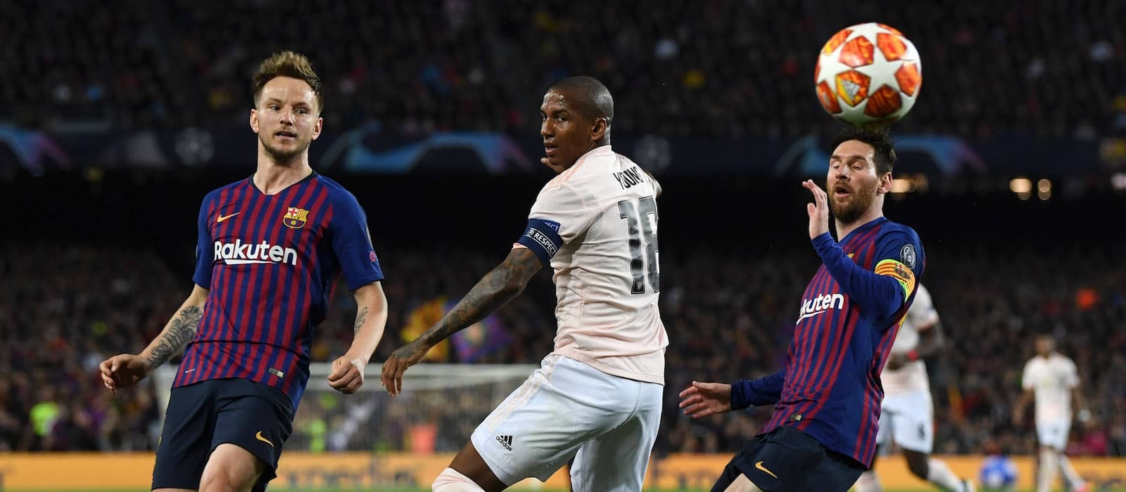 Ashley Young bị fan chỉ trích - Bóng Đá