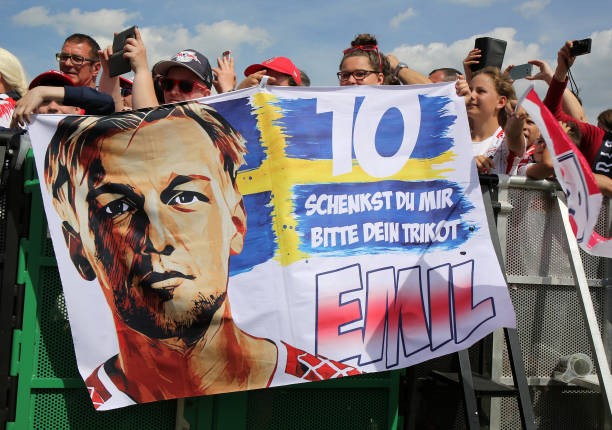 Trắng tay hoàn toàn, CLB này vẫn ăn mừng hoành tráng - Bóng Đá