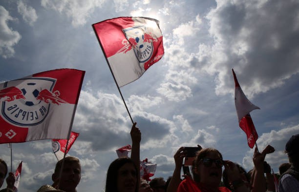 Trắng tay hoàn toàn, CLB này vẫn ăn mừng hoành tráng - Bóng Đá