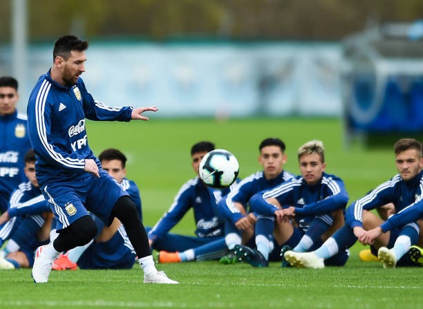 Messi tập luyện cùng Argentina - Bóng Đá
