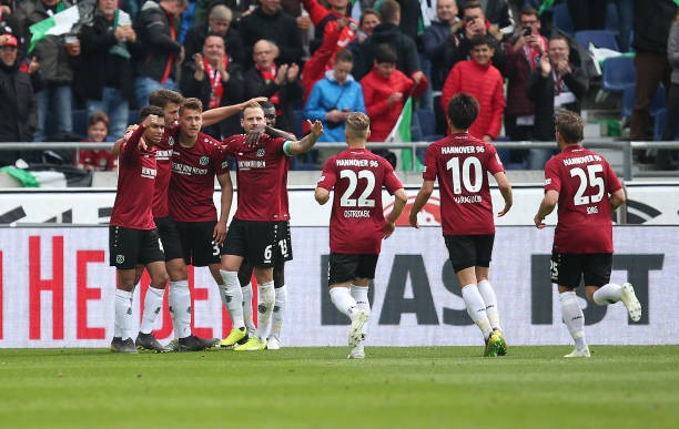 Một đêm, Bundesliga CHÍNH THỨC xác định 2 đội xuống hạng - Bóng Đá