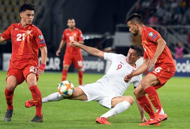 Đàn em liên tục tỏa sáng, Lewandowski không còn là 'số 1' ở Ba Lan - Bóng Đá