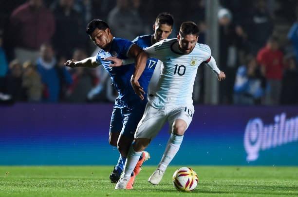 Ronaldo gọi, Messi 'suýt' trả lời, Argentina đại thắng trên sân nhà - Bóng Đá