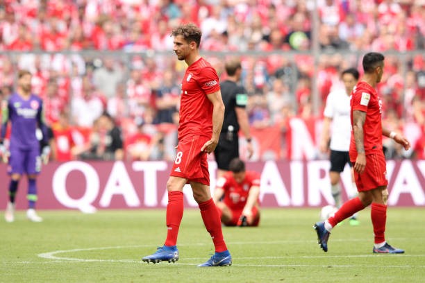 Nhận thẻ vàng sau khi ghi bàn, Ribery hành động 'sốc' với trọng tài - Bóng Đá