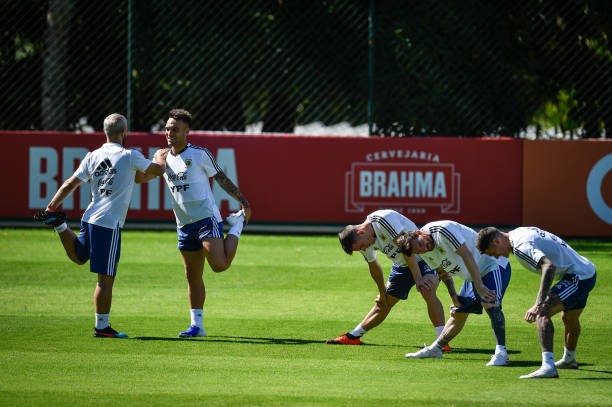 Lần đầu xuất hiện sau thất bại, đây là thái độ 'kỳ lạ' của Messi - Bóng Đá