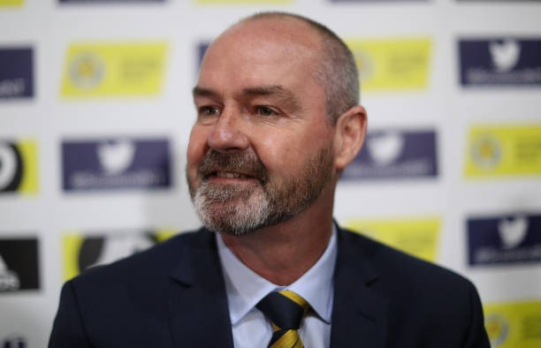 Huyền thoại Chelsea ngồi vào ghế nóng, Andrew Robertson đã thấy mặt trời (Steve Clarke) - Bóng Đá