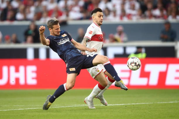 Bất lợi trên sân nhà, Nhà vô địch thế giới nguy cơ xuống hạng (Parvard) - Bóng Đá