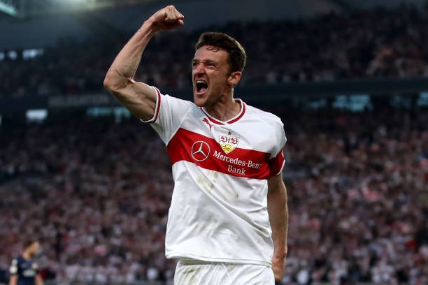 Bất lợi trên sân nhà, Nhà vô địch thế giới nguy cơ xuống hạng (Parvard) - Bóng Đá