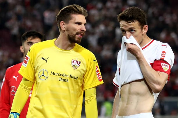 Bất lợi trên sân nhà, Nhà vô địch thế giới nguy cơ xuống hạng (Parvard) - Bóng Đá