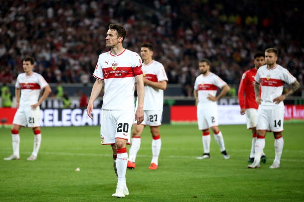 Bất lợi trên sân nhà, Nhà vô địch thế giới nguy cơ xuống hạng (Parvard) - Bóng Đá