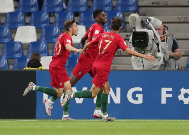 Vô địch châu Âu, đàn em Ronaldo vẫn 'sấp mặt' tại vòng bảng World Cup - Bóng Đá