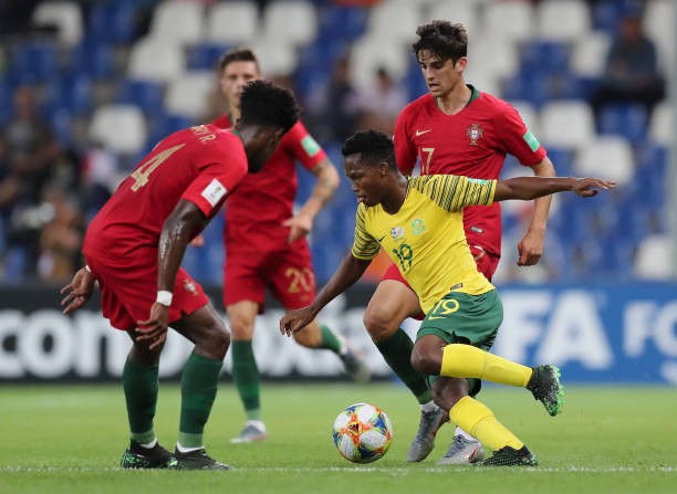 Vô địch châu Âu, đàn em Ronaldo vẫn 'sấp mặt' tại vòng bảng World Cup - Bóng Đá