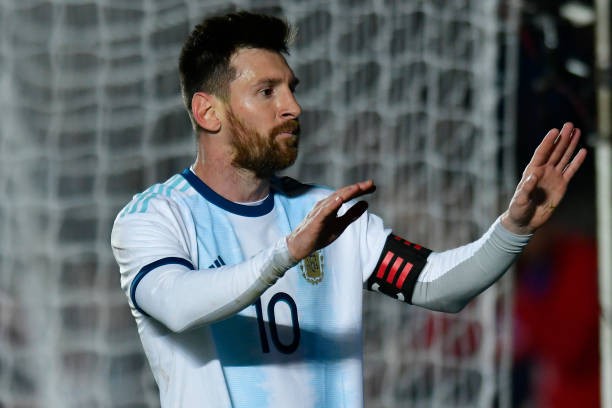 Ronaldo gọi, Messi 'suýt' trả lời, Argentina đại thắng trên sân nhà - Bóng Đá