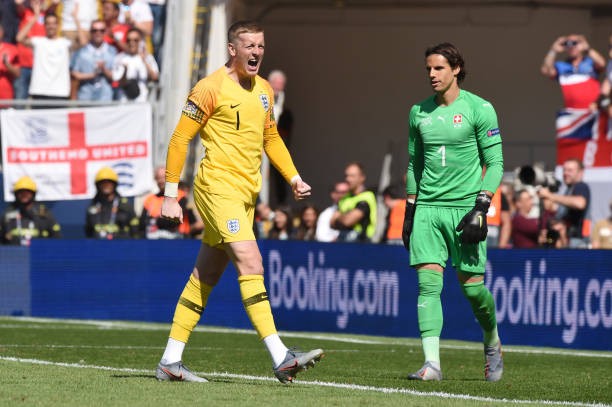 Cởi găng đá 'pen, Pickford mang về huy chương cho Tam sư - Bóng Đá