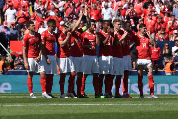 Cởi găng đá 'pen, Pickford mang về huy chương cho Tam sư - Bóng Đá