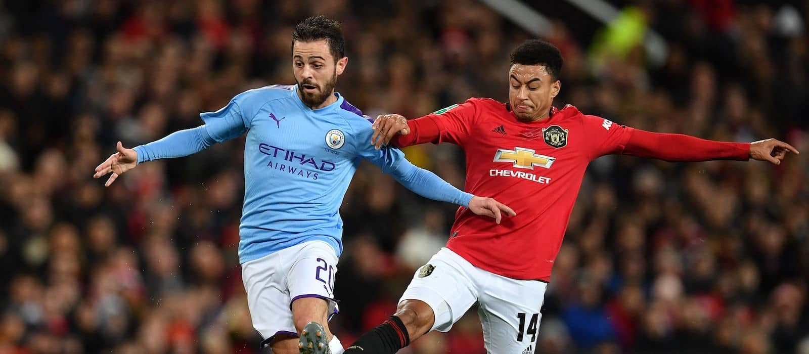 Manchester United supporters loose their rag with Jesse Lingard against Manchester City - Bóng Đá