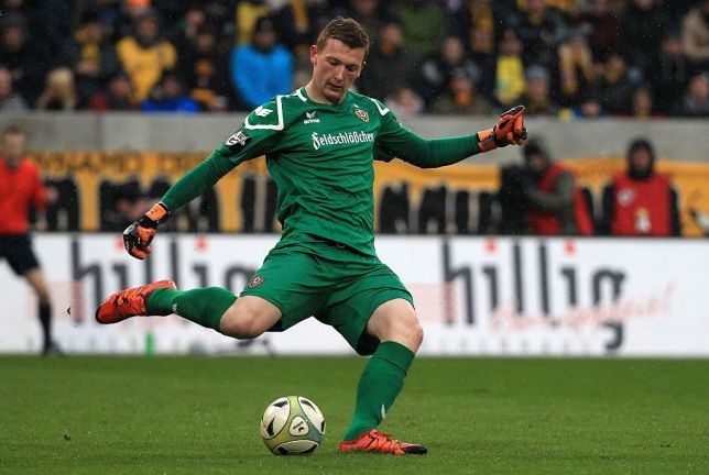 Unai Emery wants to replace Petr Cech with 20-year-old German ace - Bóng Đá