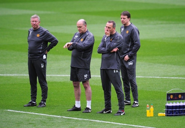 'They wanted to kill each other in training': Michael Owen reveals winning mentality of Manchester United dressing room - Bóng Đá