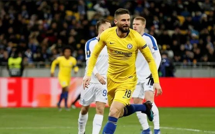 Higuain mất đến 9 trận đấu cũng chưa làm được 1 điều bằng Giroud - Bóng Đá