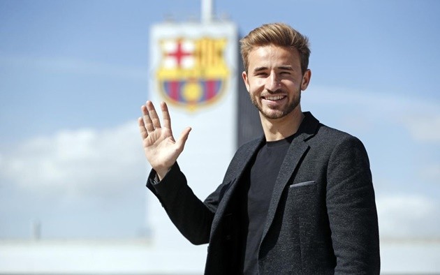 Xúc động giây phút đứa con La Masia rời Barca - Bóng Đá