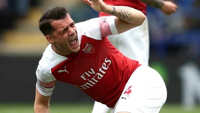 Xhaka tiết lộ không khí phòng thay đồ của Arsenal sau trận thua Leicester  - Bóng Đá