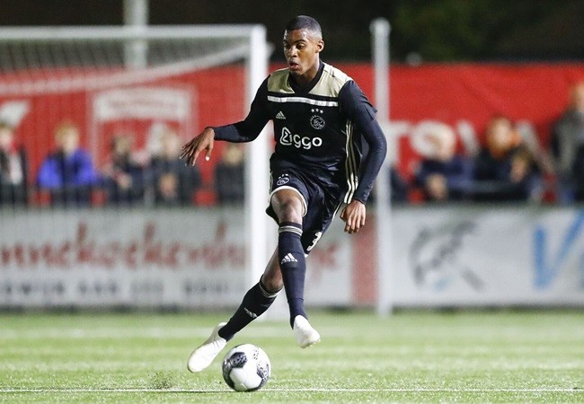 Mất hết trụ cột? Không sao! Ajax đã có 4 sao mai 'cây nhà lá vườn' này - Bóng Đá