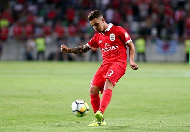 Tạm biệt Kolasinac! 3 'cơn lốc' cánh trái sẽ giúp Arsenal 'bay cao' - Bóng Đá