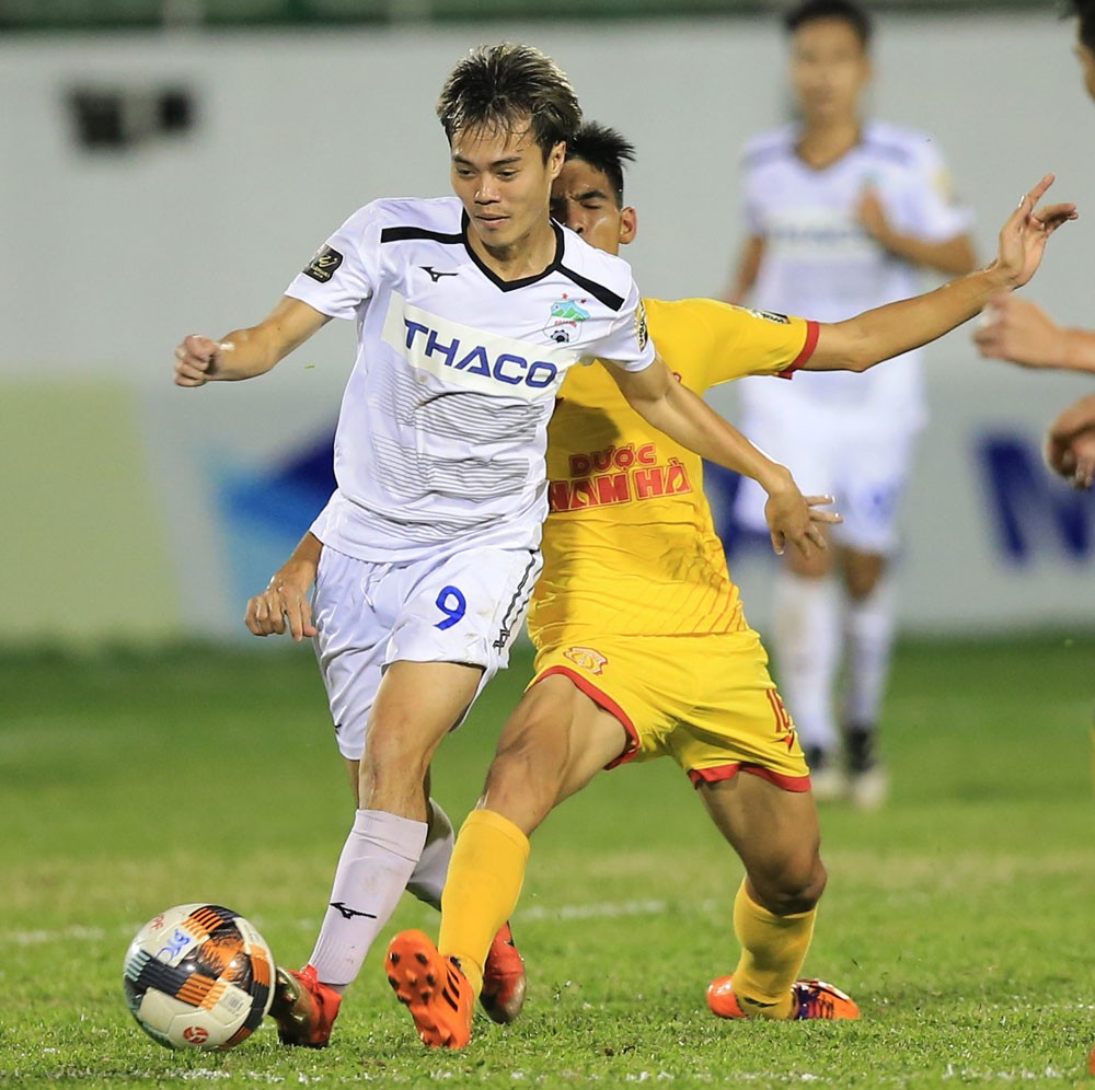 5 điểm nhấn vòng 8 V-League 2019: HAGL kéo dài ngày vui; TP.HCM trở lại ngôi đầu - Bóng Đá