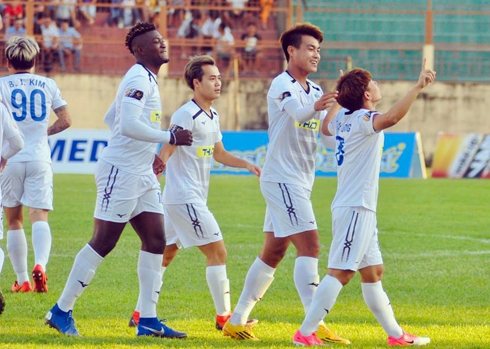 HAGL cần một cú hích trên băng ghế huấn luyện - Bóng Đá