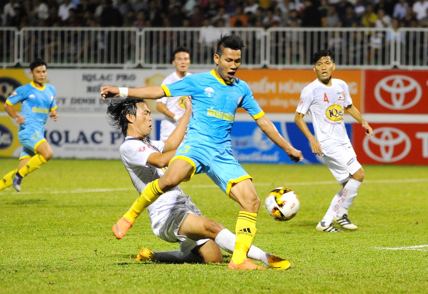 17h00 ngày 23/02, Sanna Khánh Hòa vs HAGL: Phố Núi 