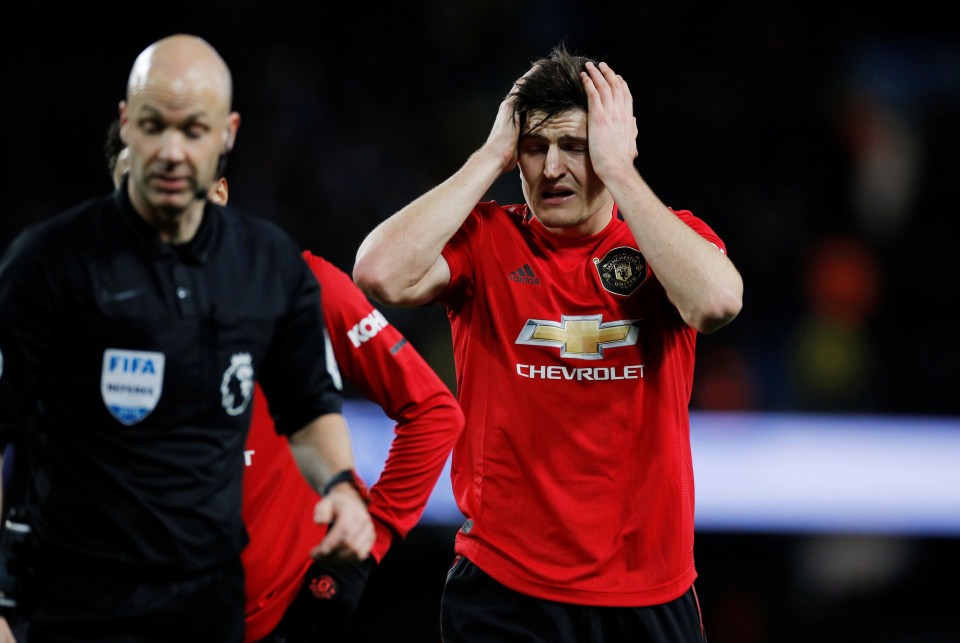 Man Utd tan hoang, vì sao Solskjaer không gọi lại Smalling? - Bóng Đá