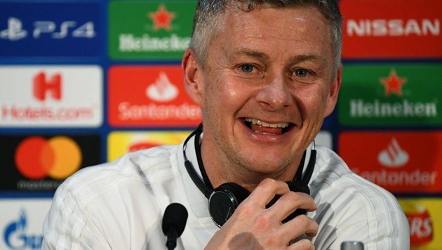 Vì sao thương vụ Fernandes - Man Utd vẫn chưa được công bố? - Bóng Đá