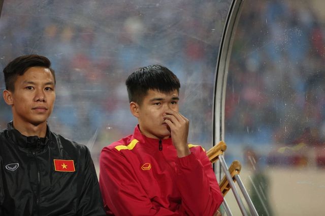 Trò cưng thầy Park về nước sau 3 tháng điều trị tại Hàn Quốc - Bóng Đá