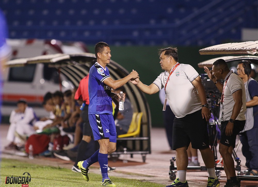 HLV Bình Dương hết lời khen Anh Đức, ngỡ ngàng chiến thắng 6-0 - Bóng Đá