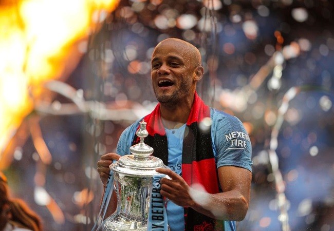 Man Utd và Sir Alex từng để tuột mất 'huyền thoại' Kompany thế nào? - Bóng Đá