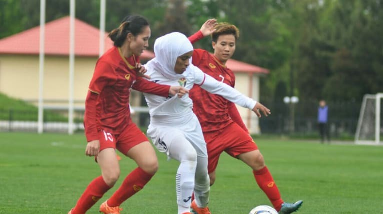 Báo châu Á: Toàn thắng, Việt Nam giành vé đi tiếp một cách thuyết phục - Bóng Đá