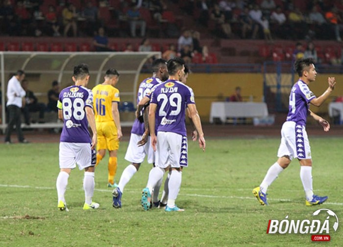 TRỰC TIẾP Hà Nội 4-0 SLNA (H2): Samson ghi bàn từ chấm 11m - Bóng Đá