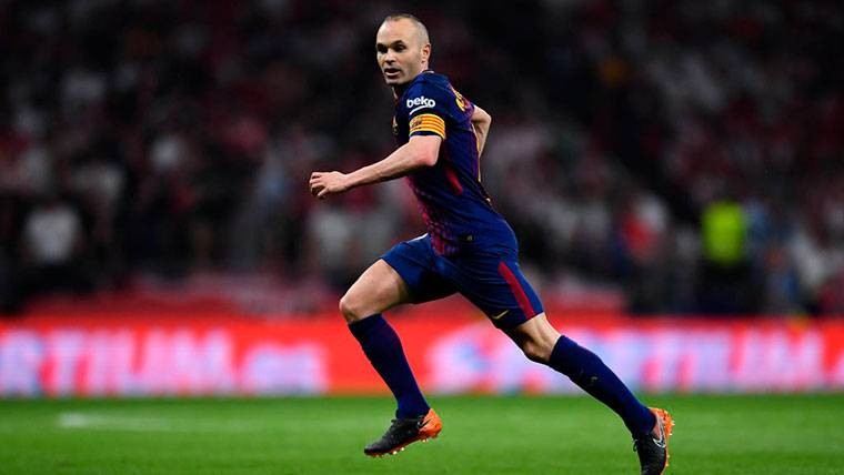   Barcelona  Iniesta: Barcelona's behaviour has been a little ugly, you must respect your coach - Bóng Đá
