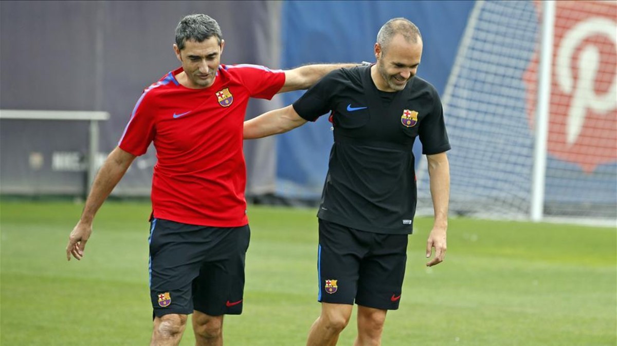   Barcelona  Iniesta: Barcelona's behaviour has been a little ugly, you must respect your coach - Bóng Đá