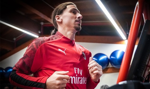 Ảnh Ibrahimovic ra mắt AC Milan - Bóng Đá
