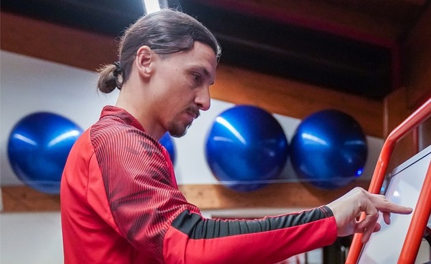 Ảnh Ibrahimovic ra mắt AC Milan - Bóng Đá