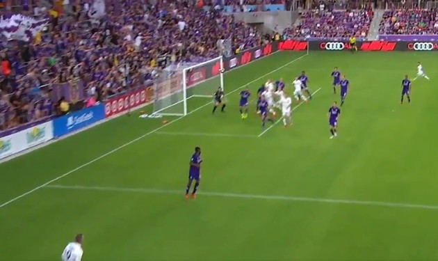 Rooney lập siêu phẩm sút phạt  - Bóng Đá